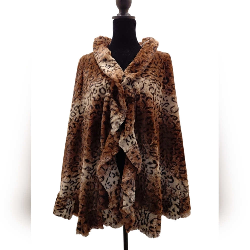 "Step In Style" One Size, Buttery-Soft, Polyester, Leopard Print, Faux-Fur Cape